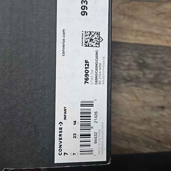 Converse - Picture 2 of 2